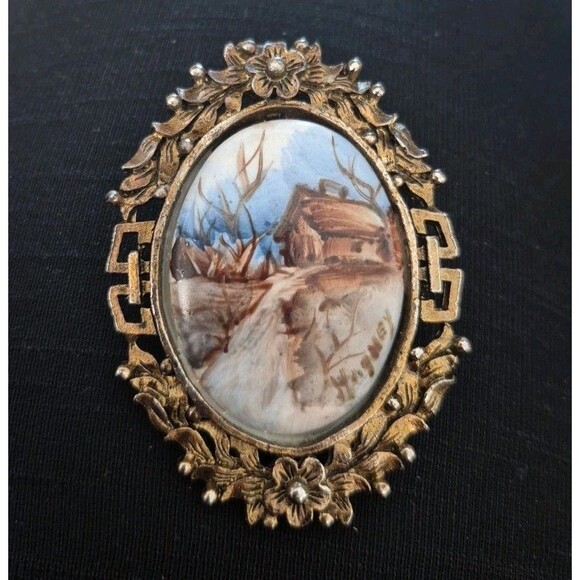Antique Victorian Brooch Pin  Hand Painted Signed By Artist - Picture 1 of 3